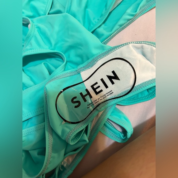 Bikini - Picture 2 of 2